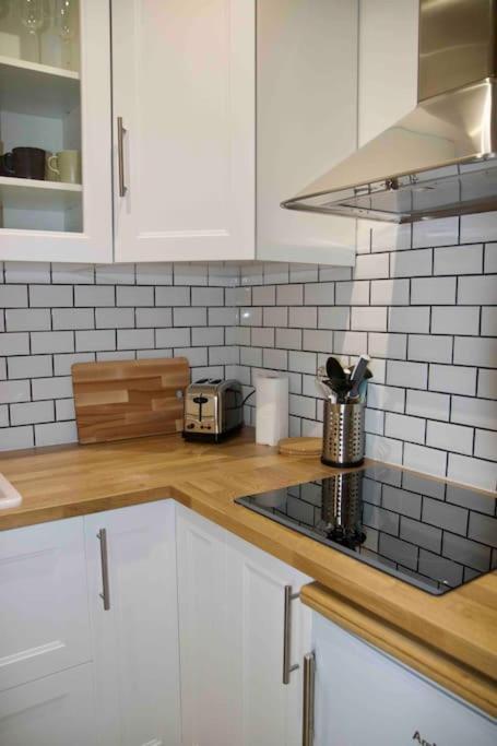 Another Brick in the Wall Apartment in Paris Sleeps 9 2