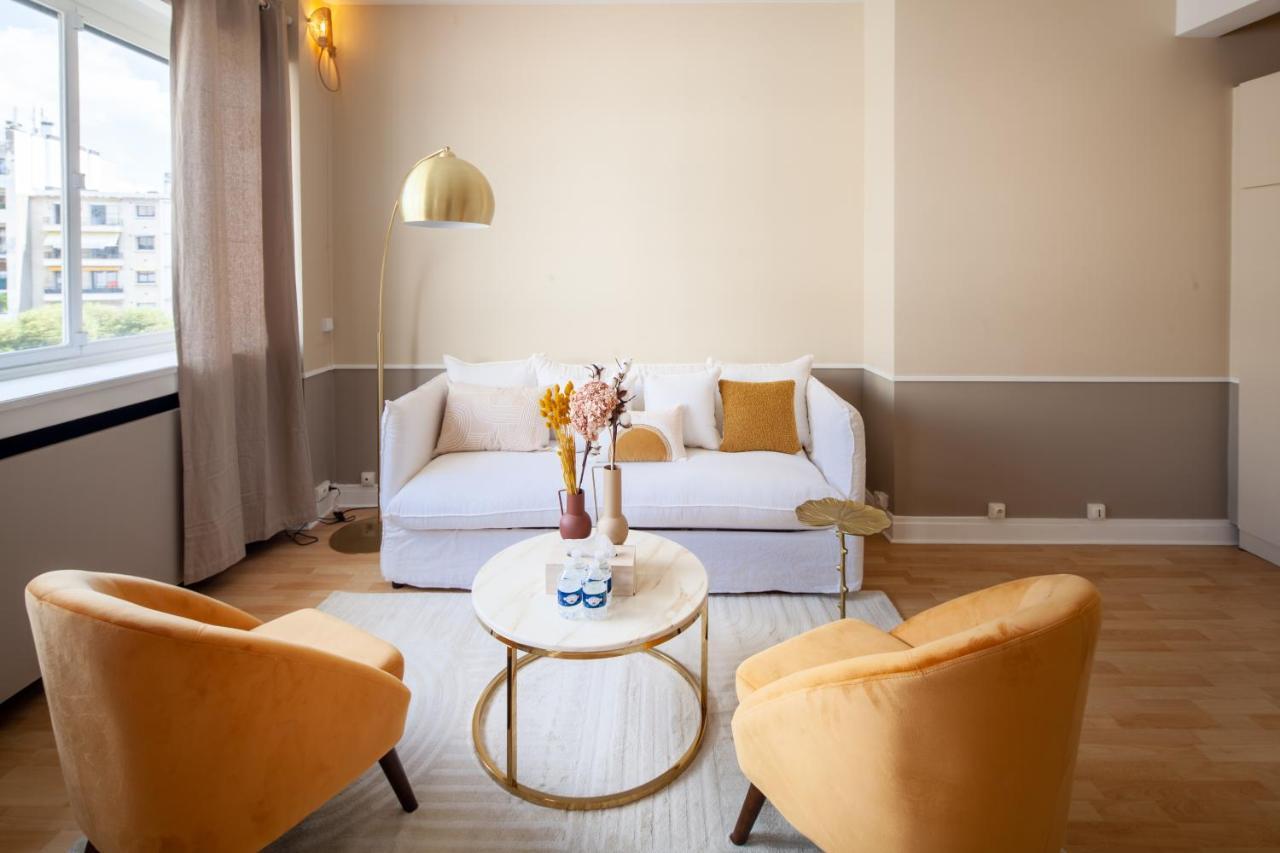 The Cozy Trocadero (Adults Only) 1