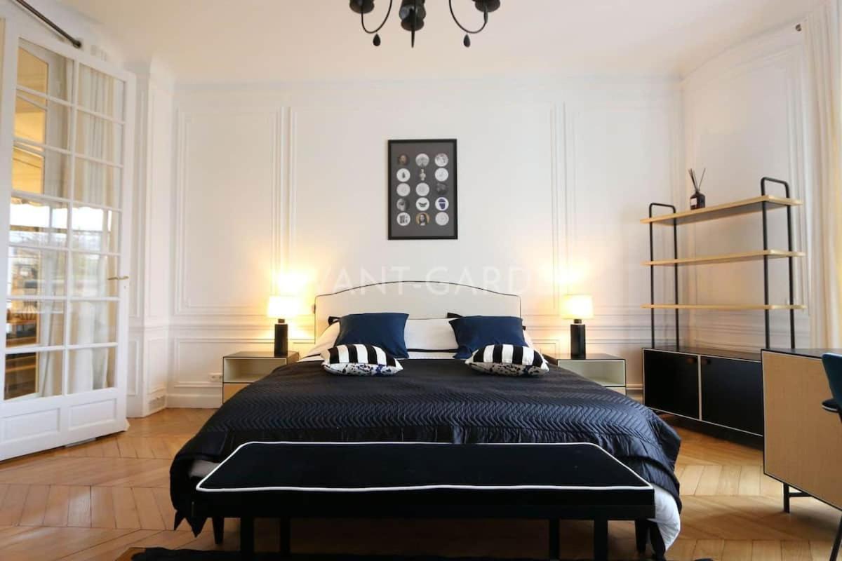 Luxury Eiffel Tower 1