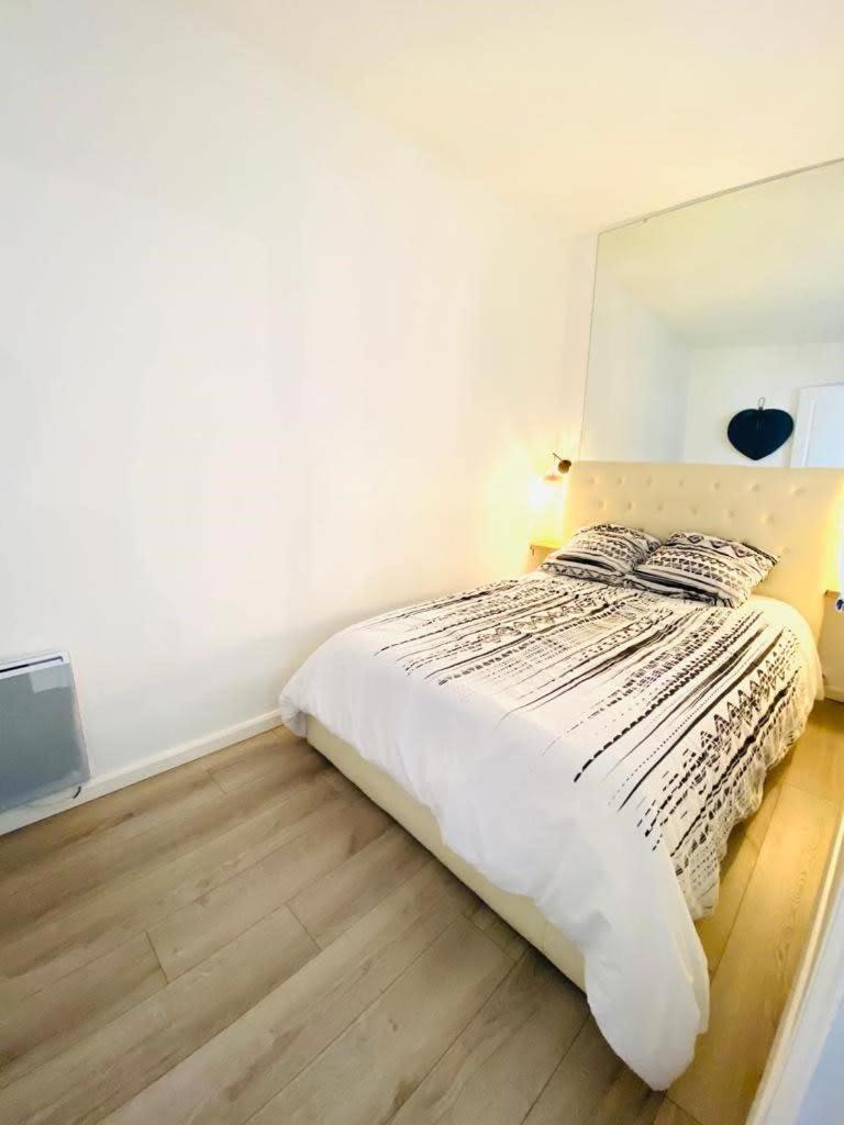 2 Bedroom in the Heart of Le Marais (Adults Only) 2