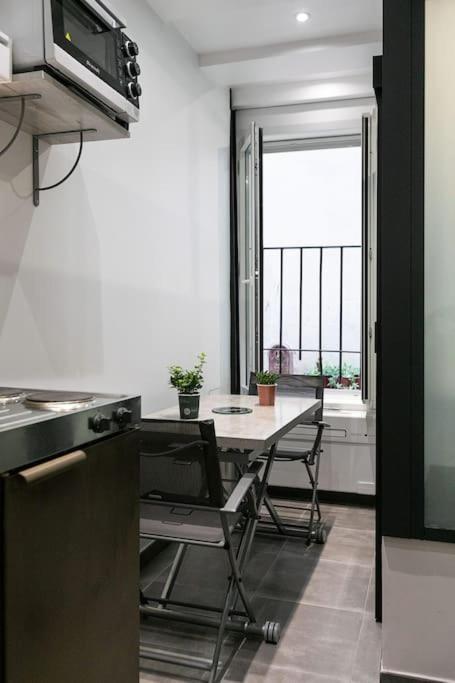 Studio Dans Le 17eme, a 2km de Sacre Cœur