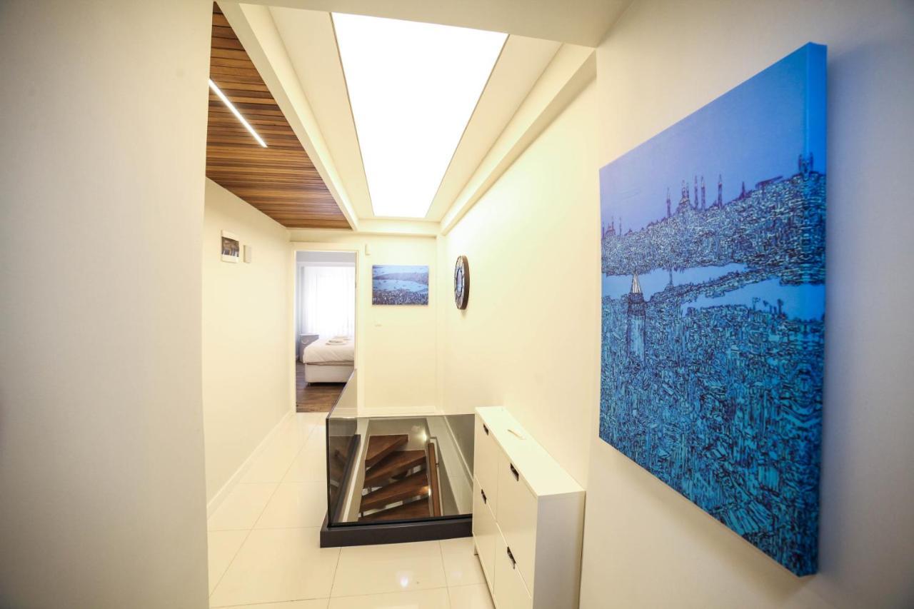 Modern Super Chic Duplex with a Terrace at the Heart of City! 2