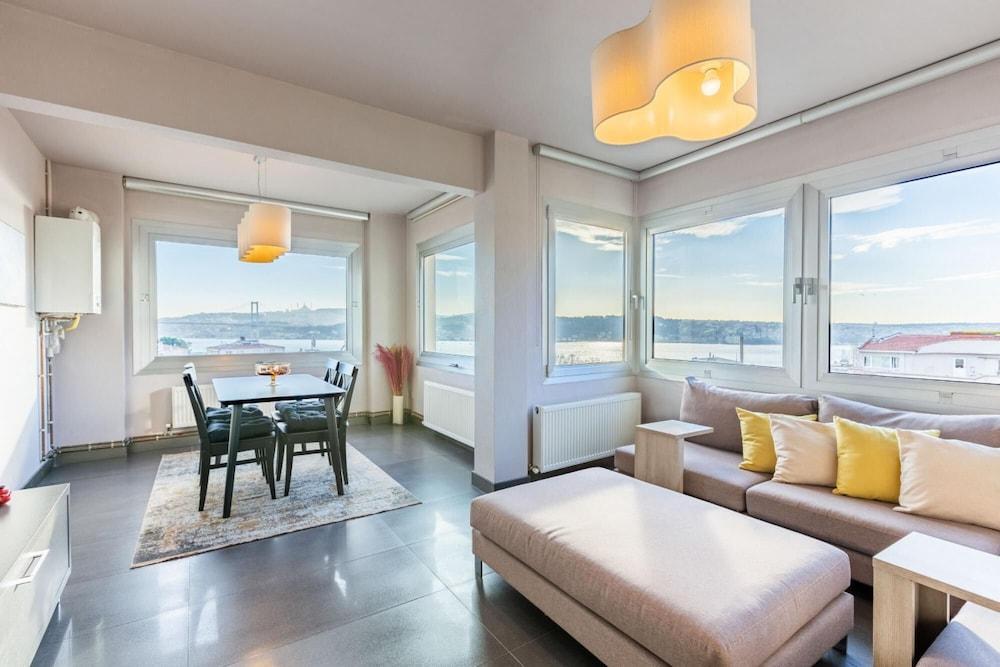 Stylish Apartment with Panaromic View in Besiktas