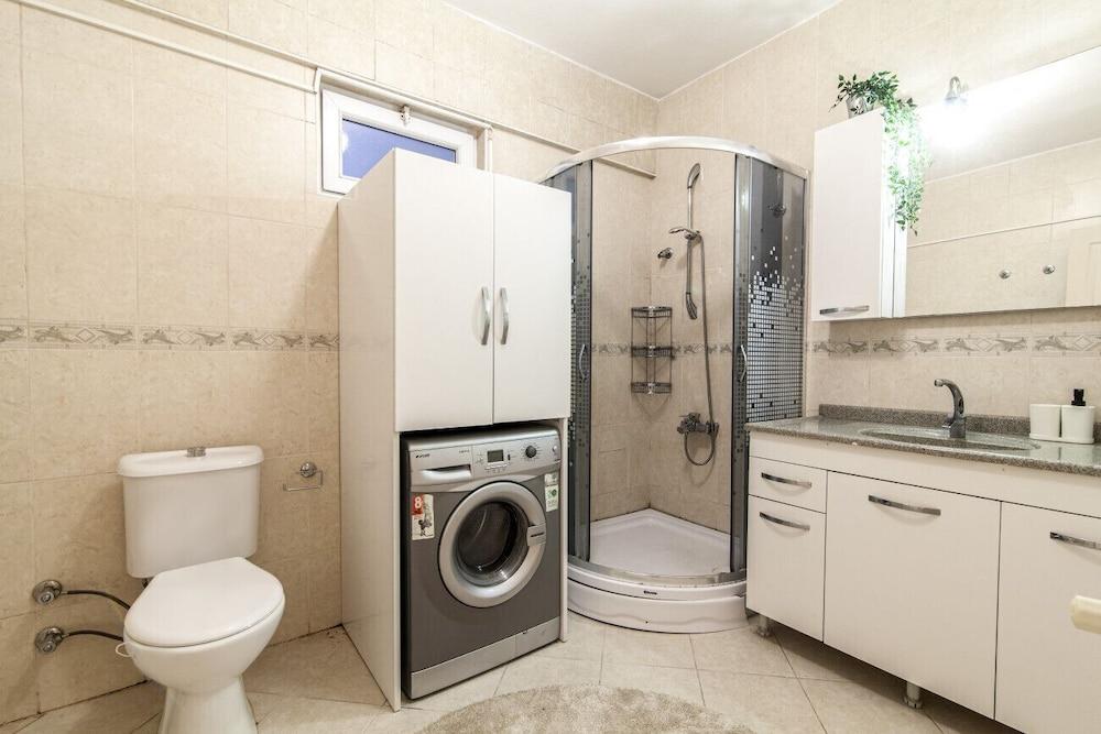 Central And Convenient Flat in Sisli 2