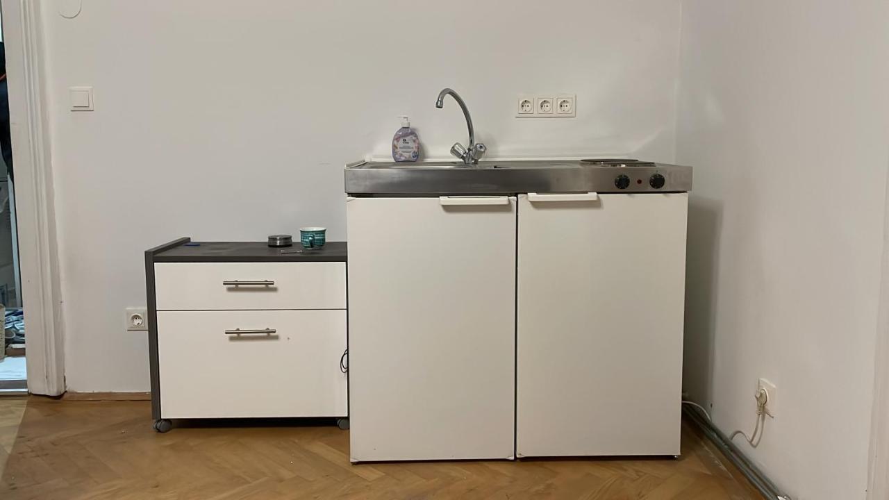 Cosy Apartment Located at Famous Vienna Kutschkermarkt