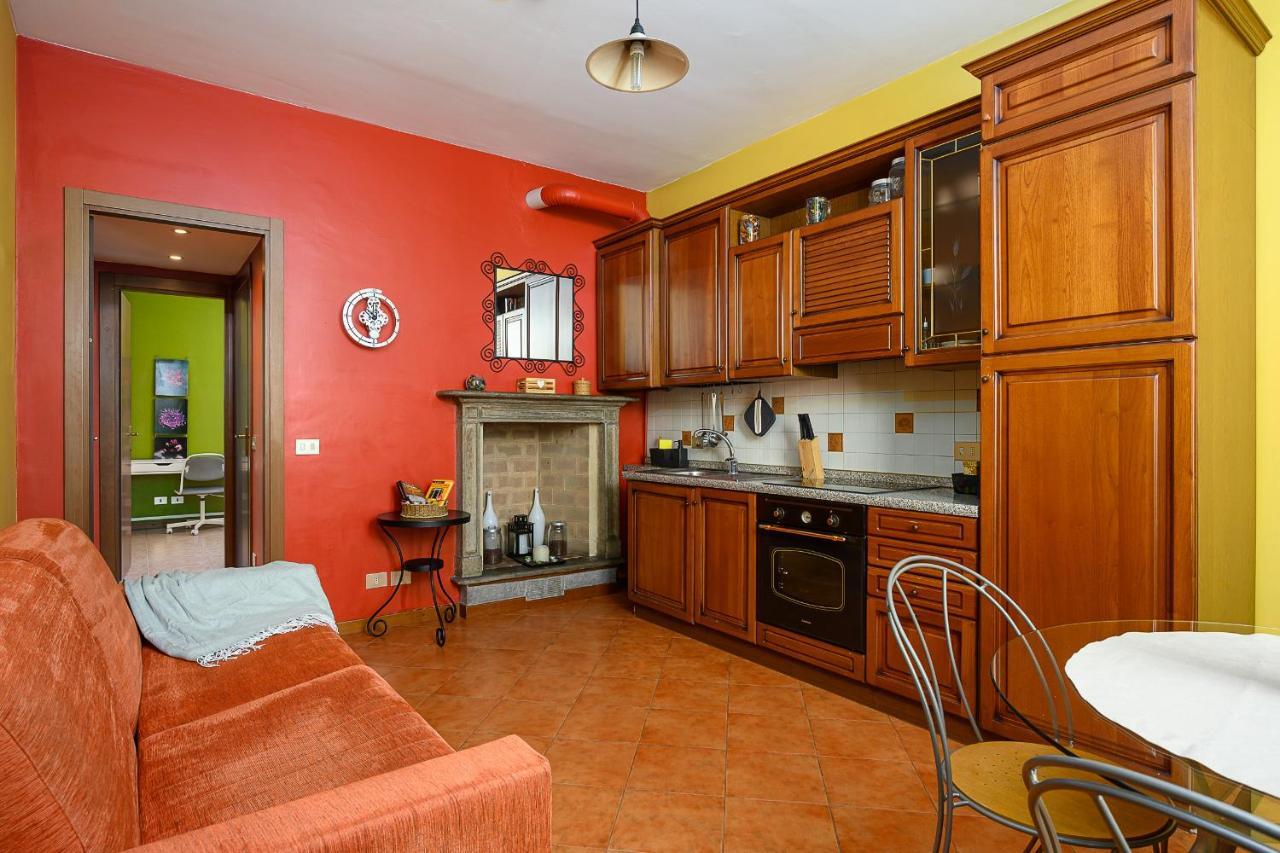 Duomo 8 Minutes Warm Typical Apartment with Free Wi-Fi, Netflix & Metro Station 2