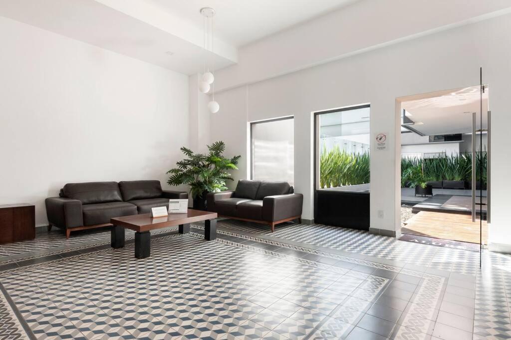 Beautiful Loft. King Size Bed. 150 Mbps Internet. 2