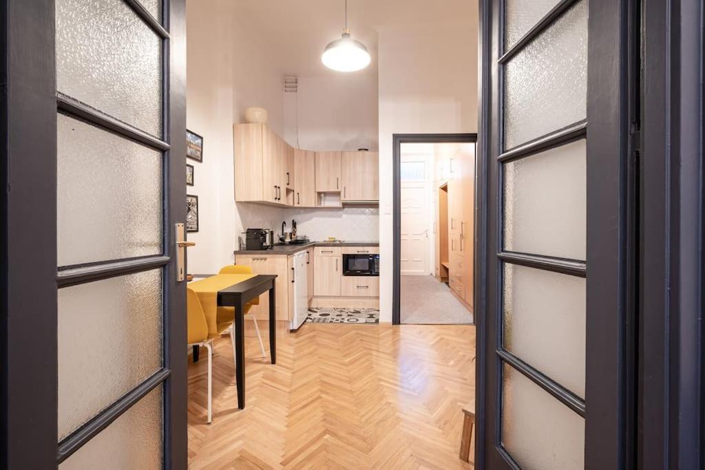 East Side Living Apartment 2