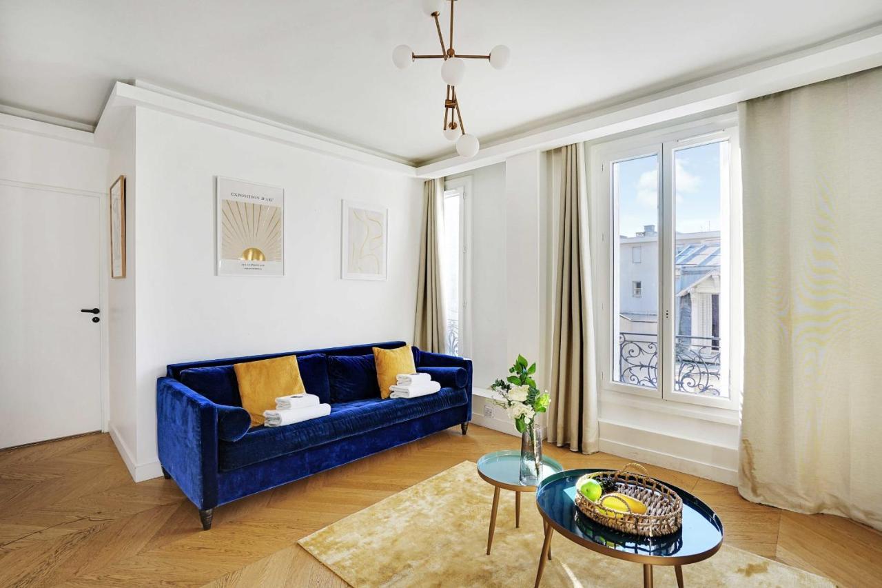 Chic And Cozy Apartment in the Heart of Paris 2