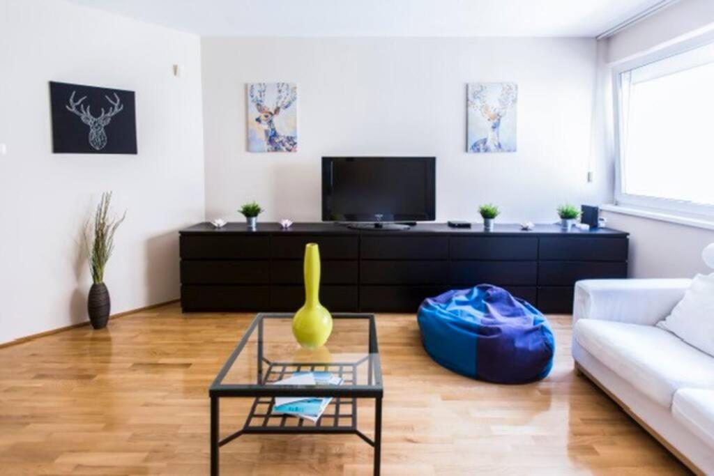 Super Central Modern Home at Gozsdu Passage