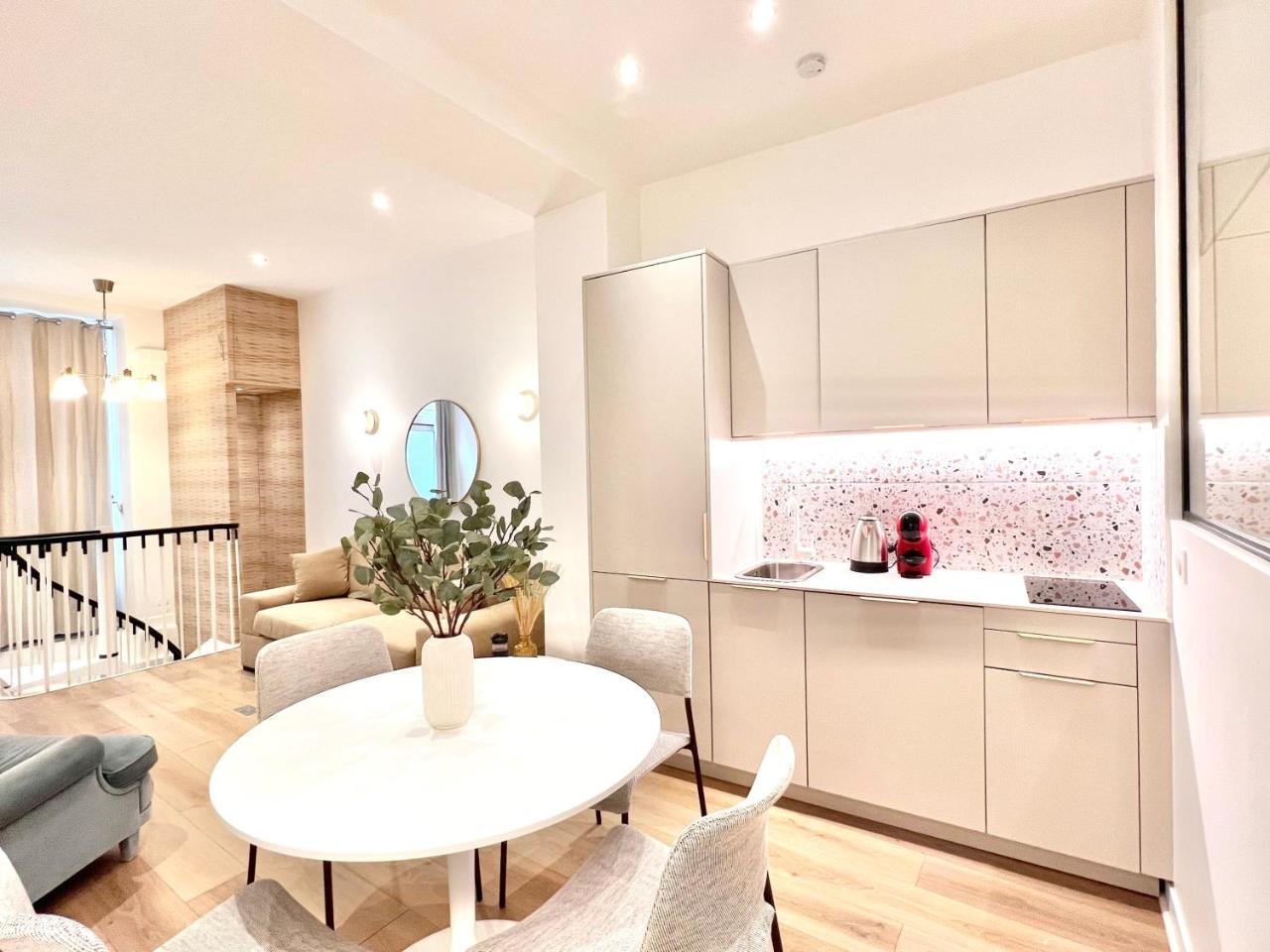 Sauna Et Bain Remous Dans Un Appartement Luxe - 4p 1