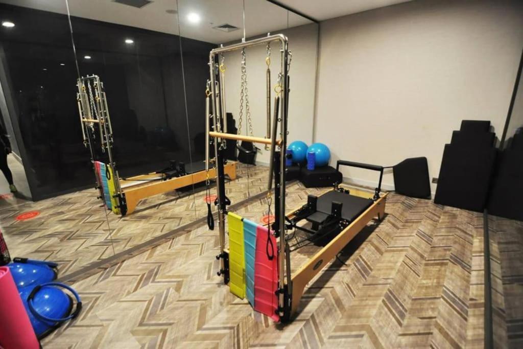 Trendy Cool Bright Studio Parking Poolviews! #254 2