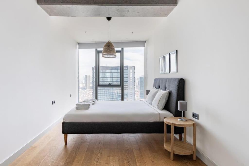 Gorgeous Modern 1bd Condo Views W Poolgym! #255 1