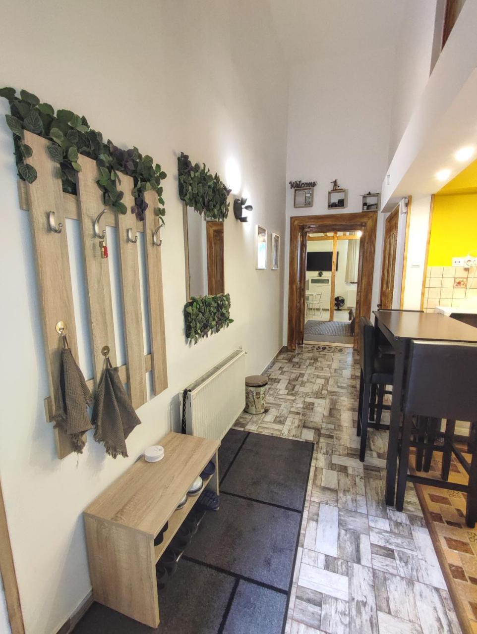 Comfy Flat in Central-Budapest (4adults+2kids) (Adults only) 2