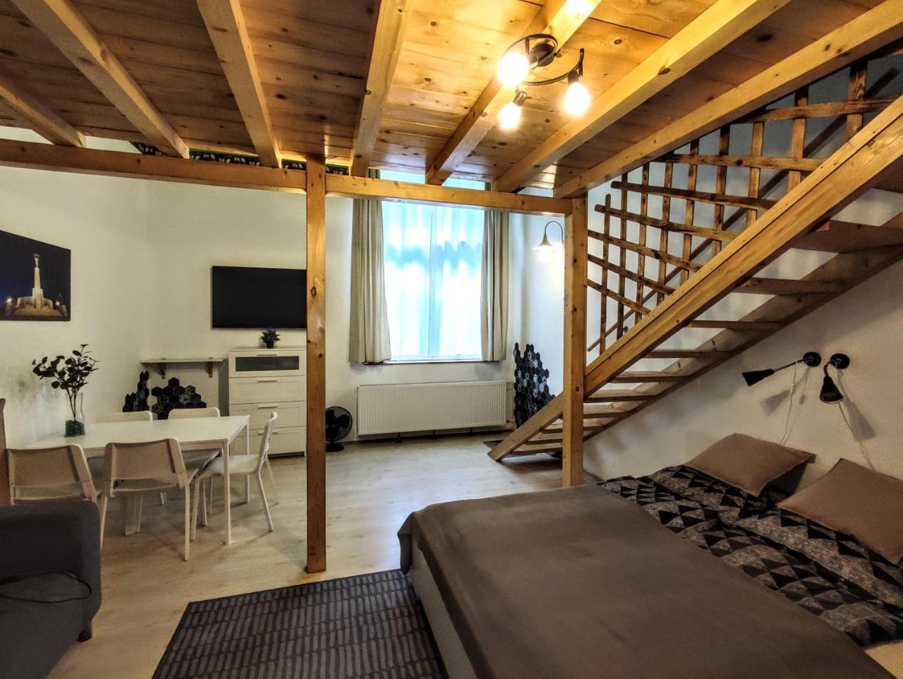 Comfy Flat in Central-Budapest (4adults+2kids) (Adults only) 1