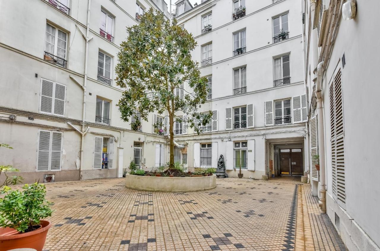 35 - Urban Montmartre 1