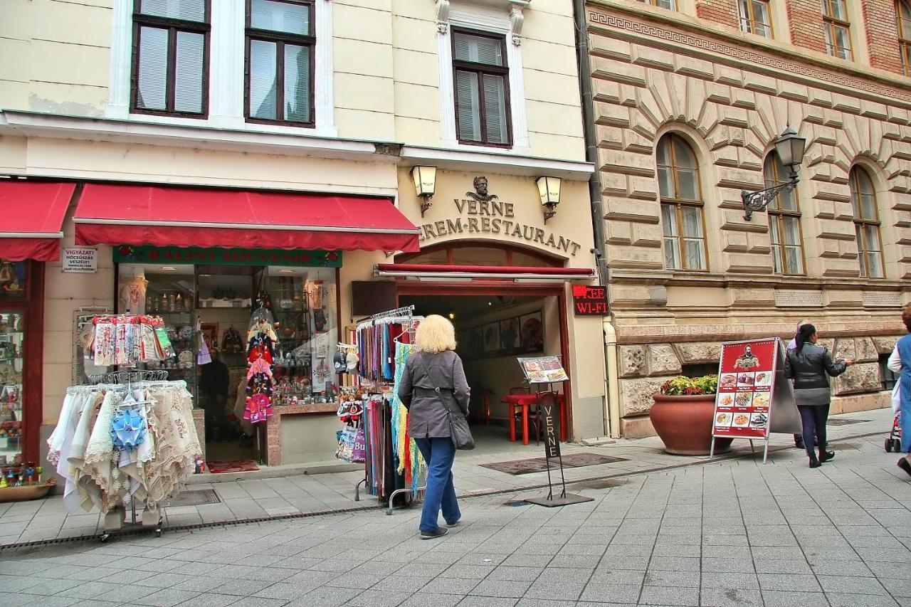 Vaci Deluxe Apartment 1