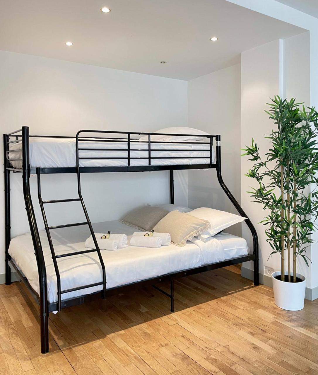 1600 - Welcoming Home Near Eiffel Tower (Adults Only) 2