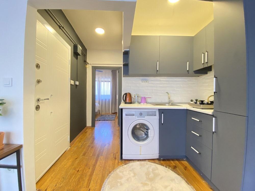 Chic Flat with Balcony in the Heart of Beyoglu