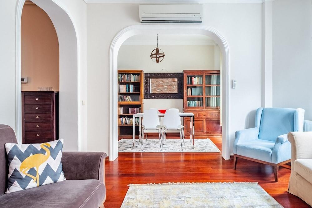 Centrally Located Apartment with Balcony in Sisli