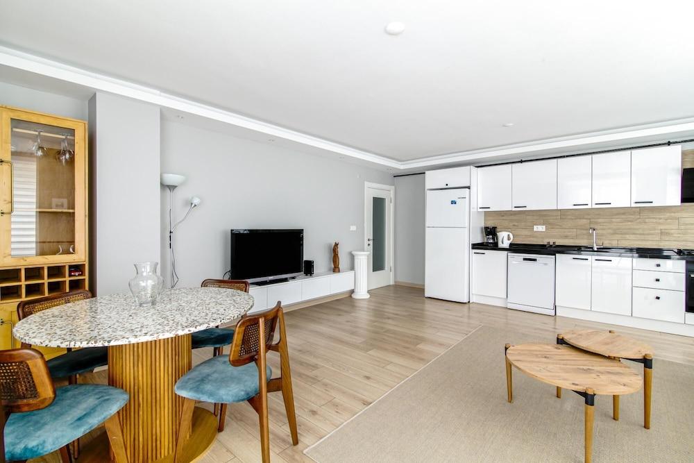 Central And Tastefully Designed Flat in Besiktas 2