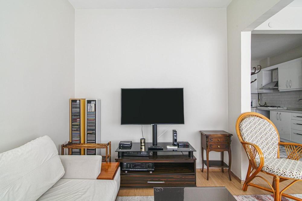 Fully Furnished Stylishly Designed Flat in Sisli 2