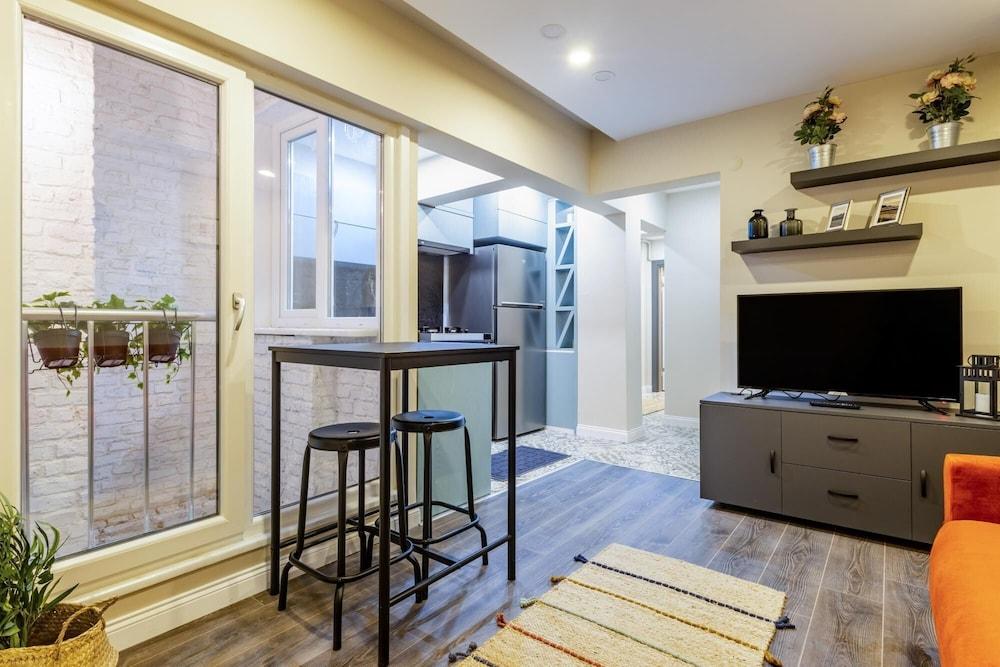 Fully Furnished Magnificent Flat in Sisli 2