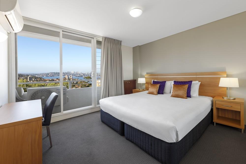 Park Regis Concierge Apartments 2