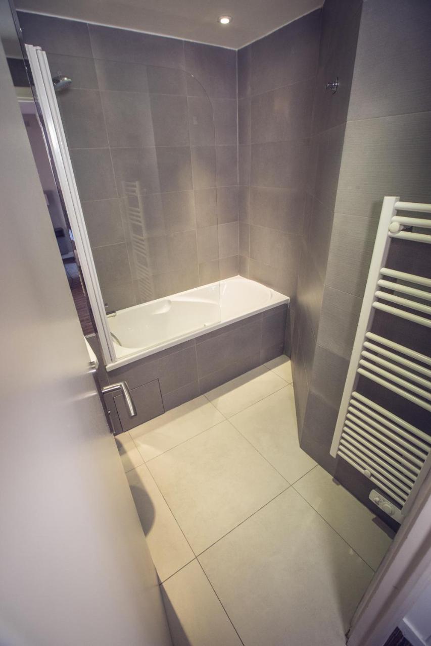 Timhotel Tour Eiffel 1