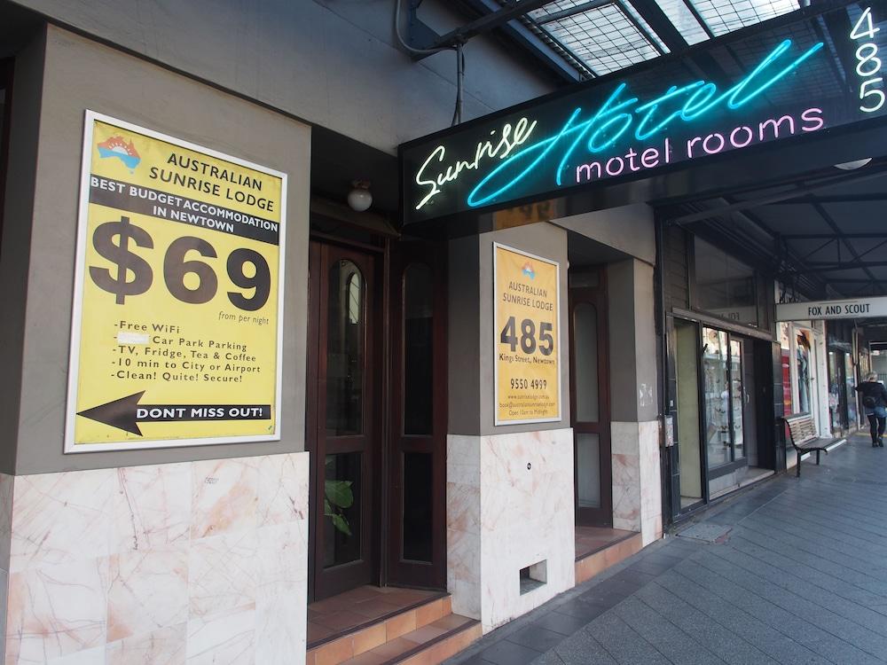 Australian Sunrise Lodge