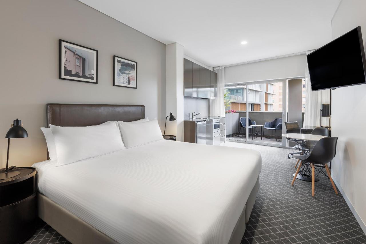 Holiday Inn & Suites Sydney Bondi Junction 2