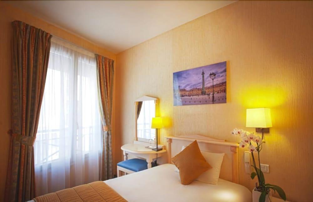 Hotel Louvre Sainte Anne 2