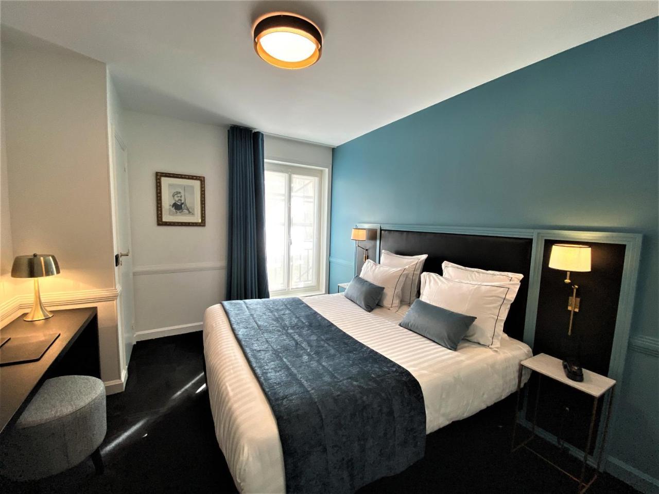 Le Cercle- Tour Eiffel 2