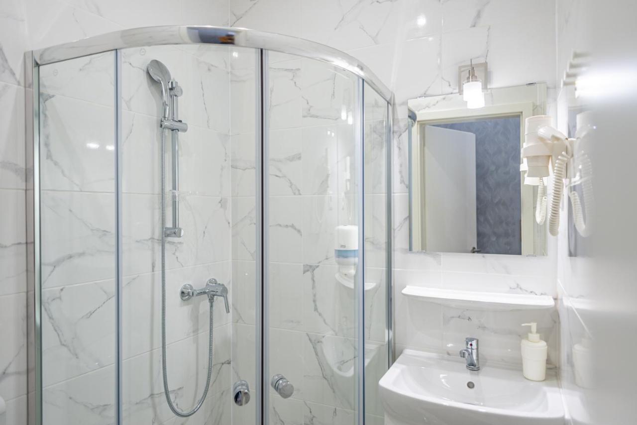 Budapest Holidays Harmony 1