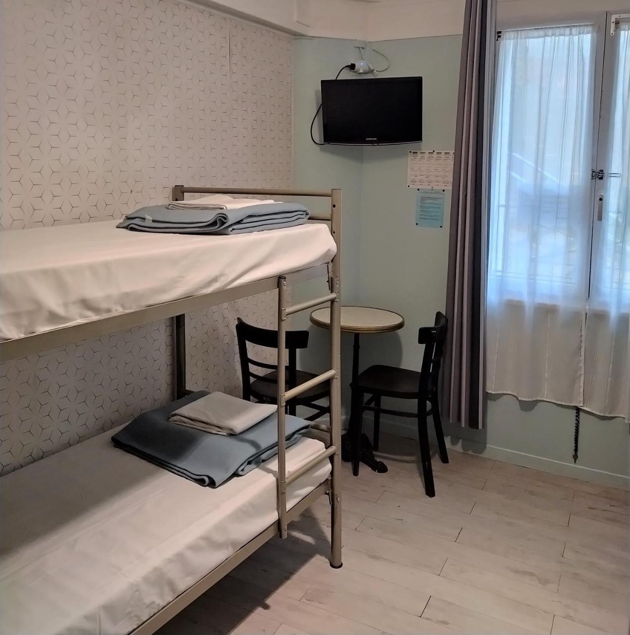 Caulaincourt Square Hostel (Adults only) 2