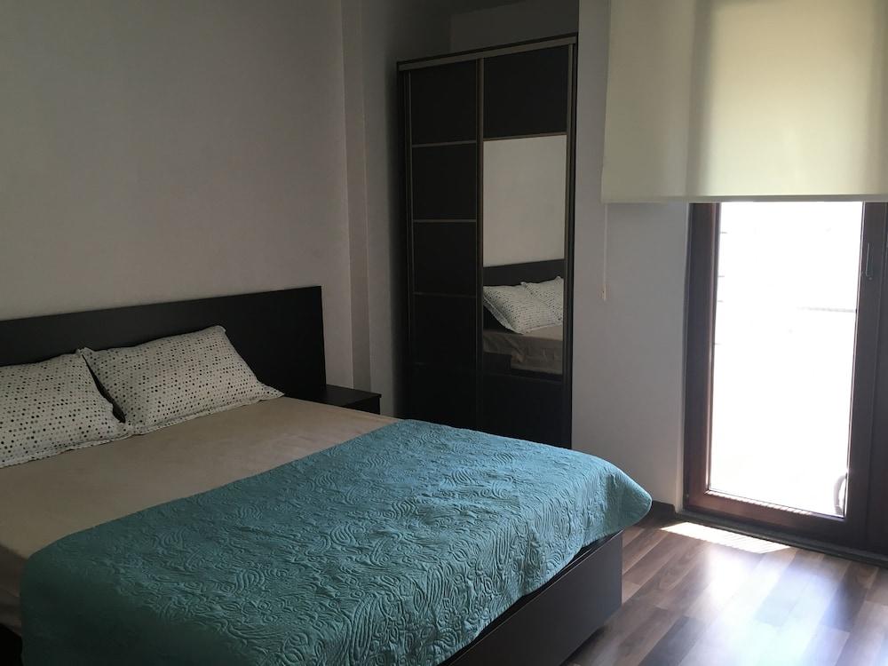 Celik Apartments
