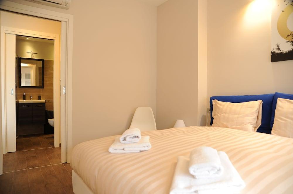 Budapest Easy Flat - Penthouse Basilica 2