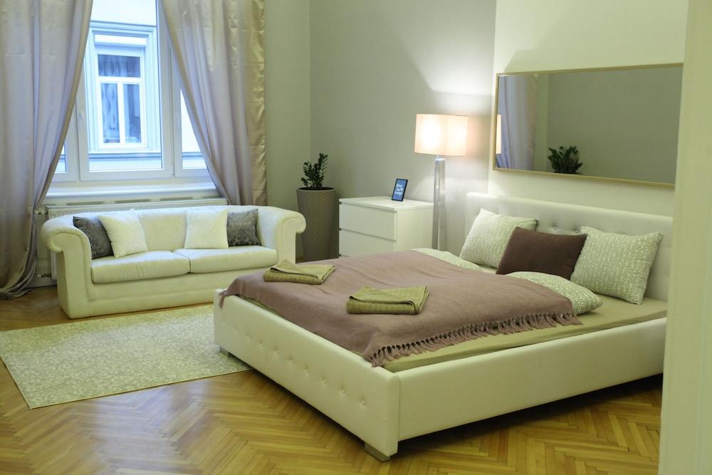 Dfive Apartments - Zichy 2