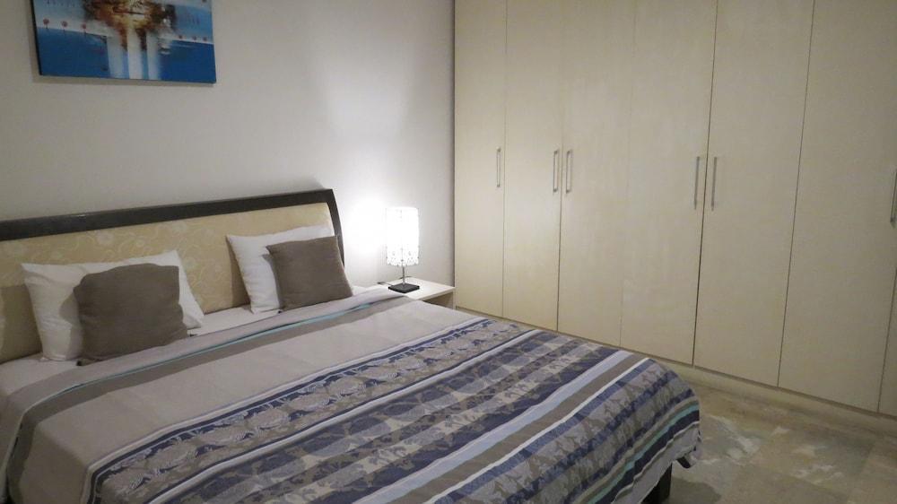 Beachfront Suite Alit 1