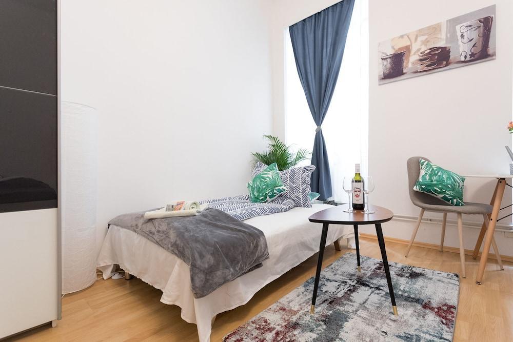 30 Sqm Studio Near Danube 2