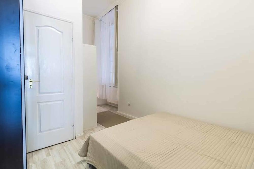 Pelicanstay at Riverside Danube 1