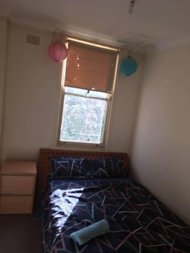 Spacious 3 Bedroom Terrace in Newtown 1