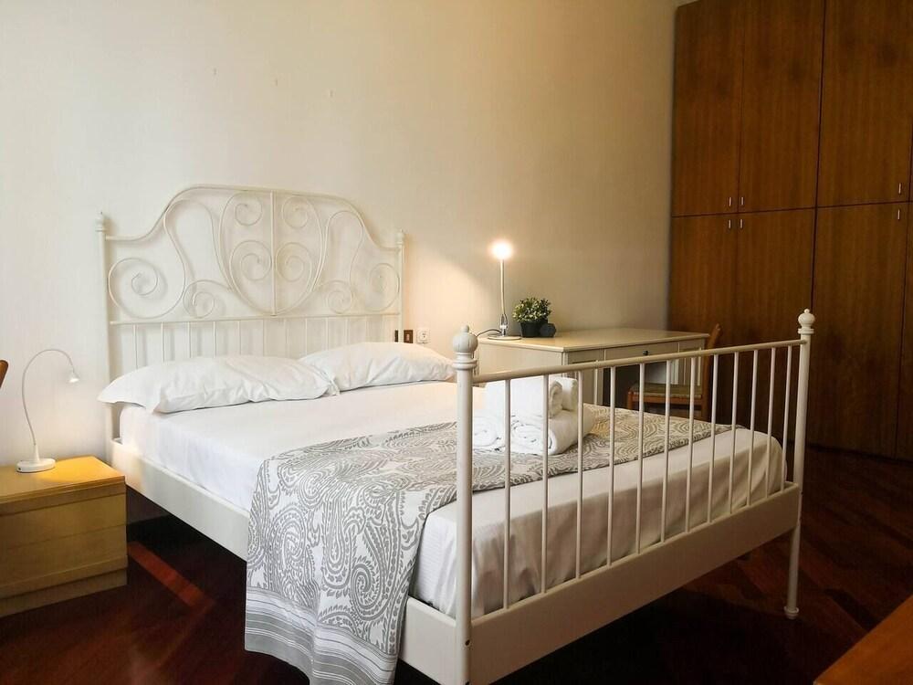 Joivy Wooden Guerrini Apartment 1