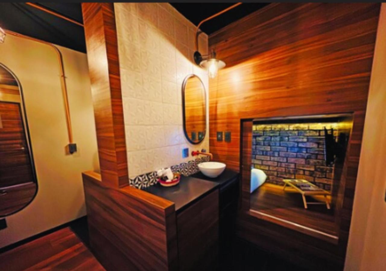 Cadillac Hotel Boutique 2