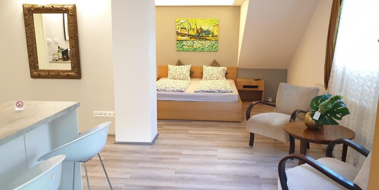 Budasmile Appartment at Buda Castle - Aircon & Free Parking 2