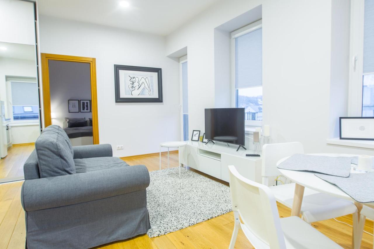Bright 1bd Apartment in Old Town by Hostlovers 2