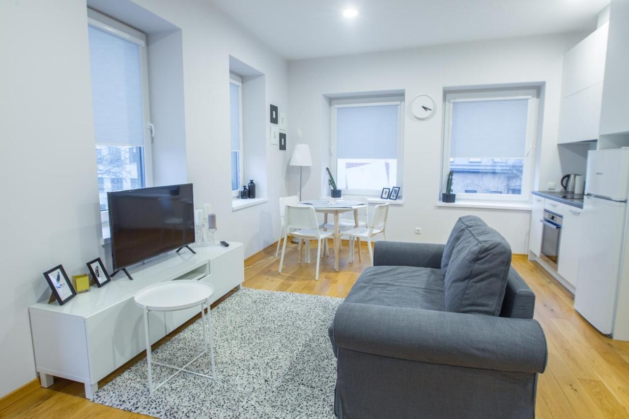 Bright 1bd Apartment in Old Town by Hostlovers 1