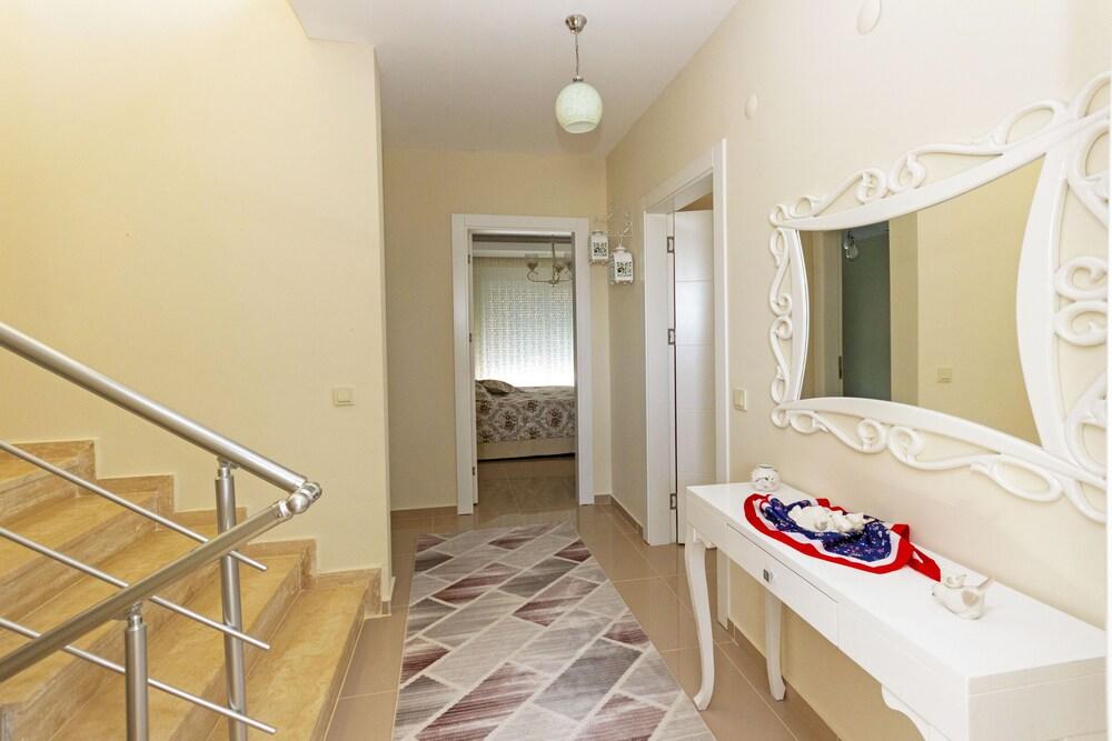 Paradise Town Villa Beltania 1