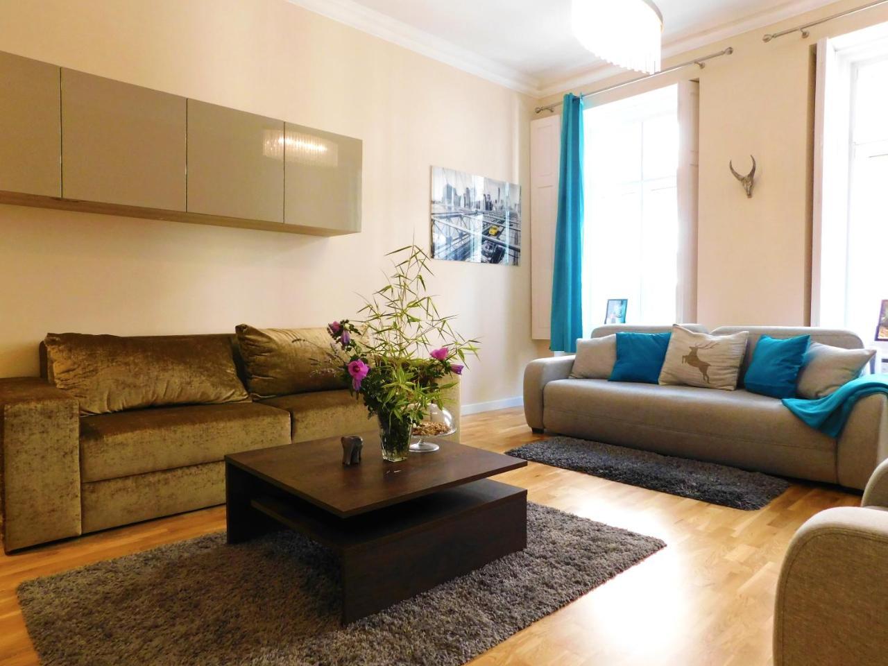 Wonder Deer Luxury Apartment at the Opera Self Check-In 1