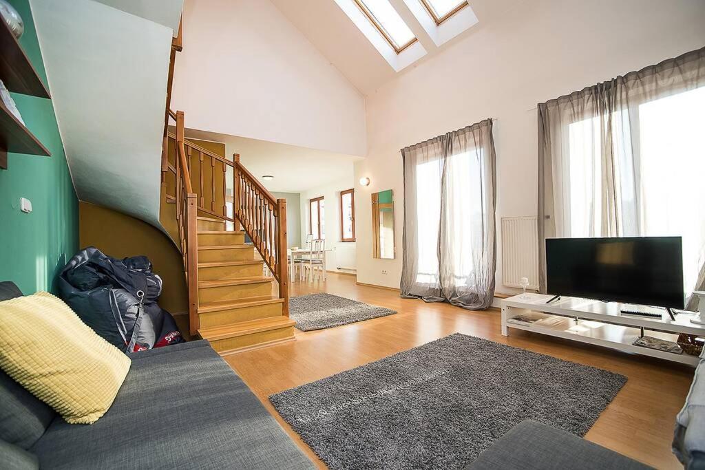 Great Terrace in Big, Central Flat 2